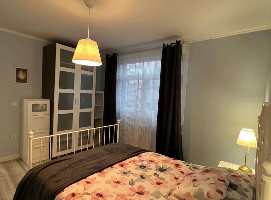 Apartamento Turistico Plaza III Monforte De Lemos Exteriör bild